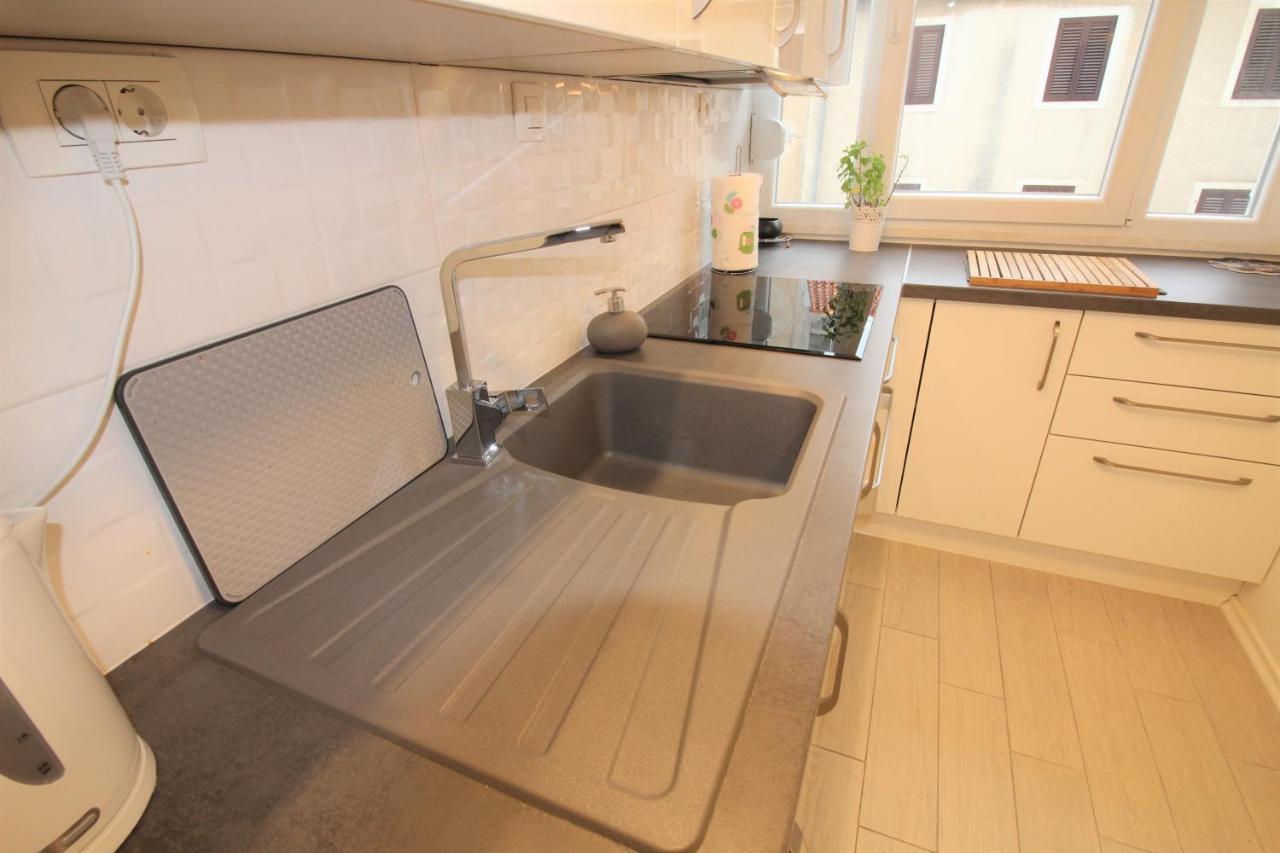 Apartment Pia Šibenik Exteriör bild