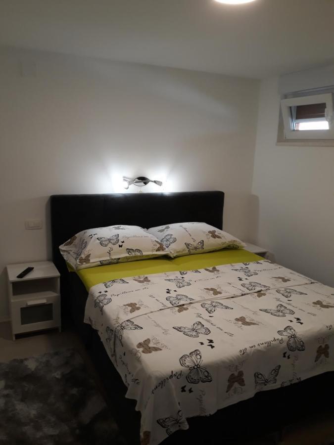 Apartment Pia Šibenik Exteriör bild